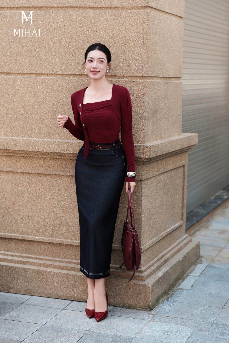 Áo Thun Đai Hở Cổ